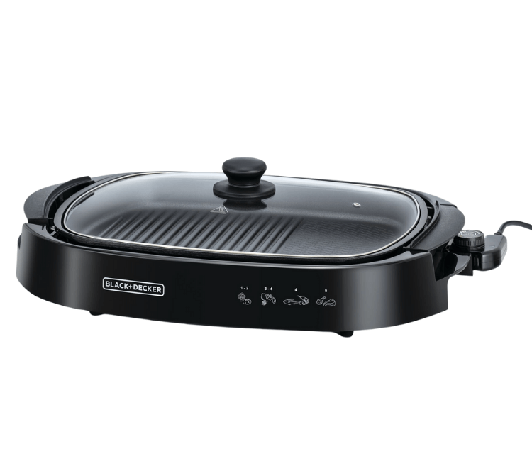 A hand easily removing the non-stick grill plate or fat drip tray from the Black+Decker GH1500-B5 for simple and quick cleaning.