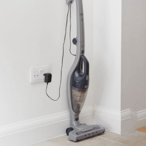 BLACK+DECKER 18V 2-in-1 Cordless Stick Vacuum (SVB520JW-B5)